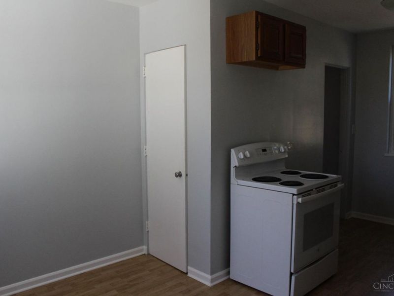 6 Belknap Place, Greenhills, OH 45218 Photo 8