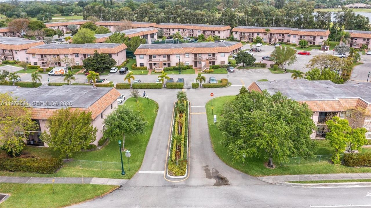 10541 NW 10th St , Unit 103, Pembroke Pines, FL 33026 Photo