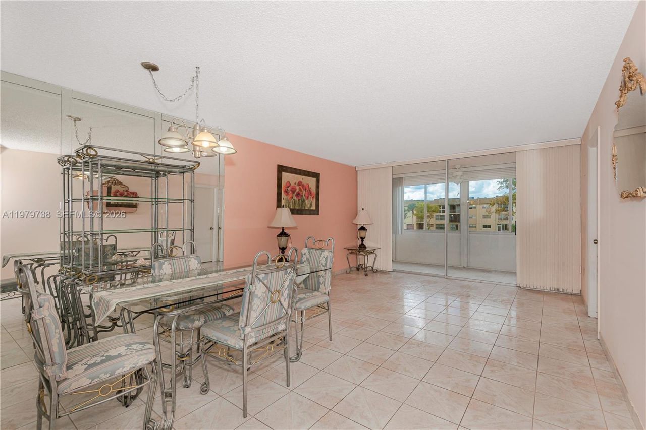 8345 Sunrise Lakes Blvd , Unit 210, Sunrise, FL 33322 Photo