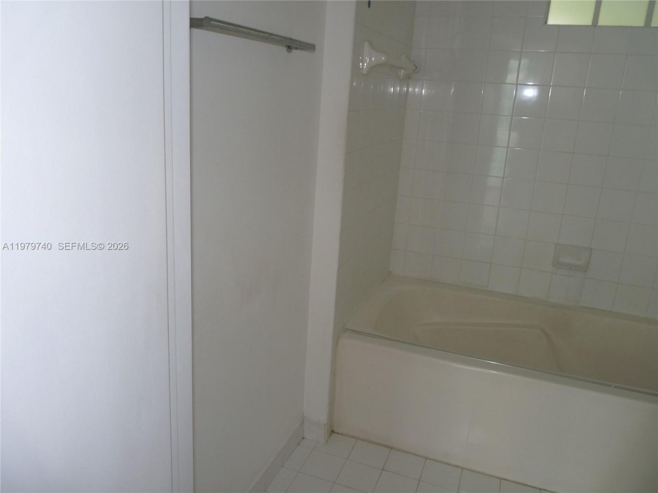 7285 SW 90th St, Unit D408, Miami, FL 33156 Photo