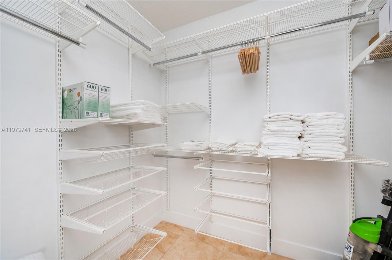 41 SE 5th St, Unit 1508, Miami, FL 33131 Photo