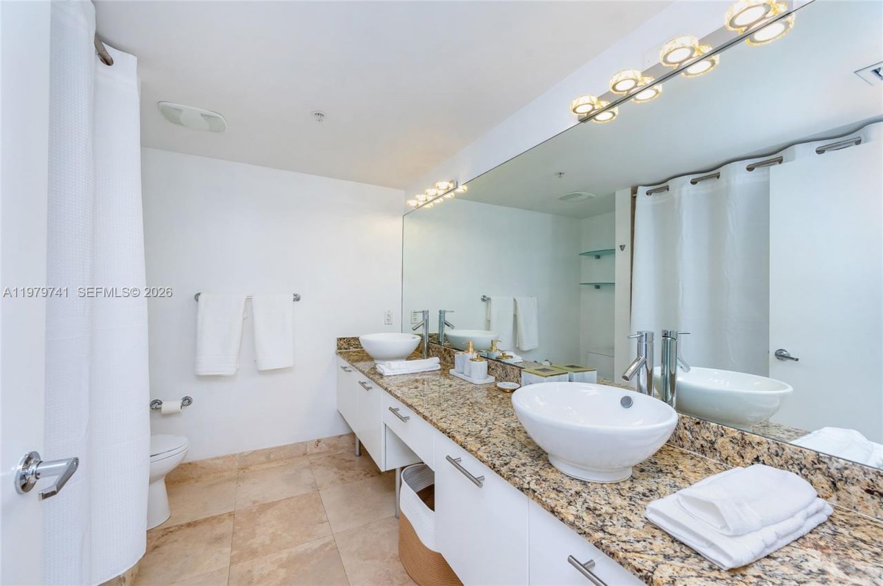 41 SE 5th St, Unit 1508, Miami, FL 33131 Photo