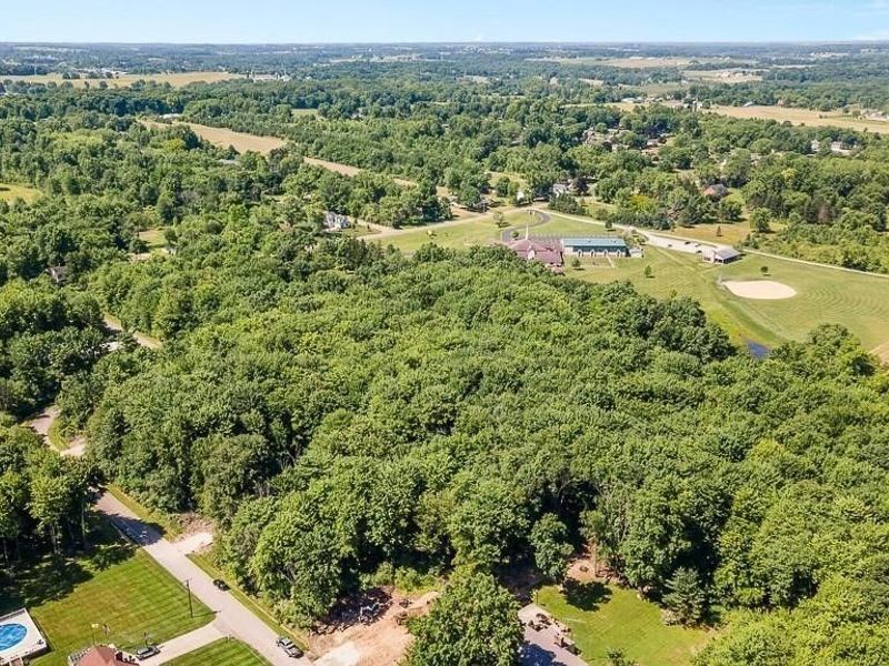 31 Colony Drive, Alliance, OH 44601 Photo 2