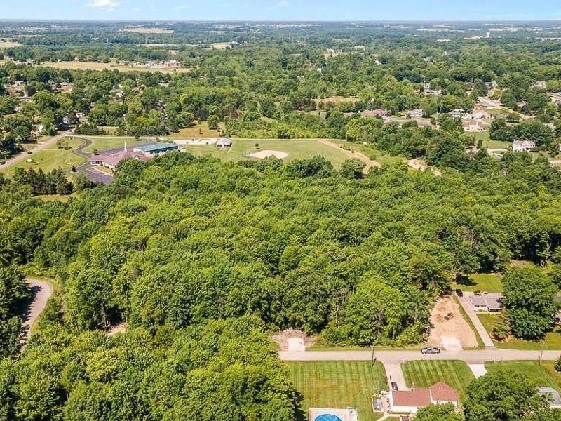 31 Colony Drive, Alliance, OH 44601 Photo 3