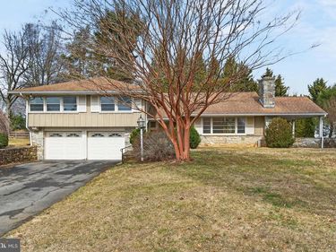 325 MURRY HILL DRIVE, LANCASTER, PA 17601