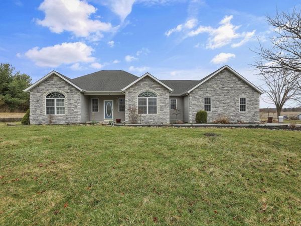 5706 Gale Road SW, Pataskala, OH 43062