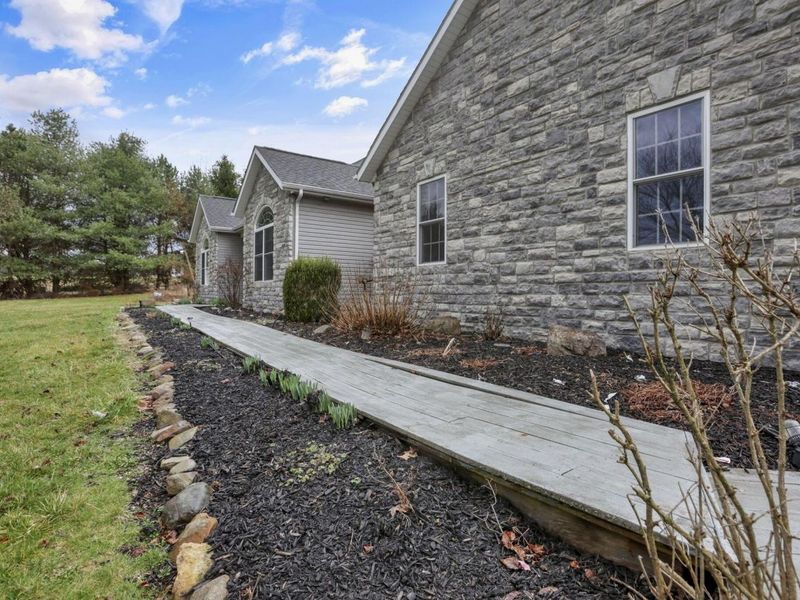 5706 Gale Road SW, Pataskala, OH 43062 Photo 4