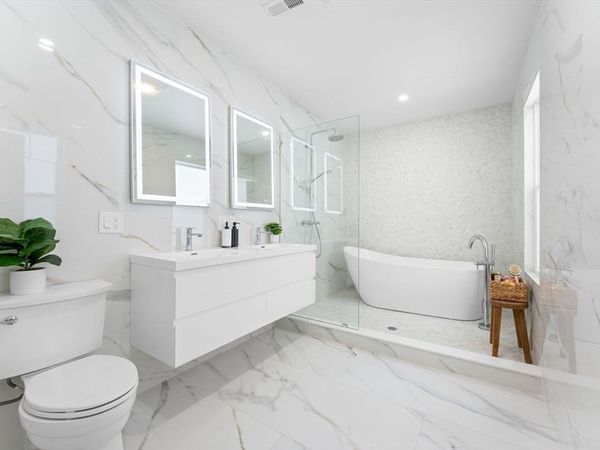 86 Cypress St, Unit 1, Watertown, MA 02472