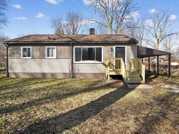 22002 Fenster Street, Belleville, MI 48111