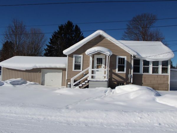 201 W 1st Street, Scottville, MI 49454