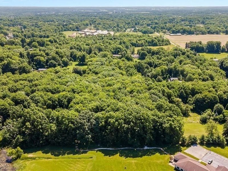 29 Colony Drive, Alliance, OH 44601 Photo 4