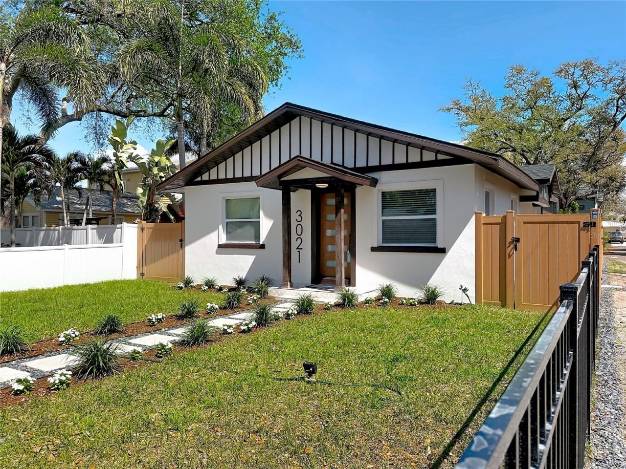 3021 Granville Court N, Saint Petersburg, FL 33704 Photo