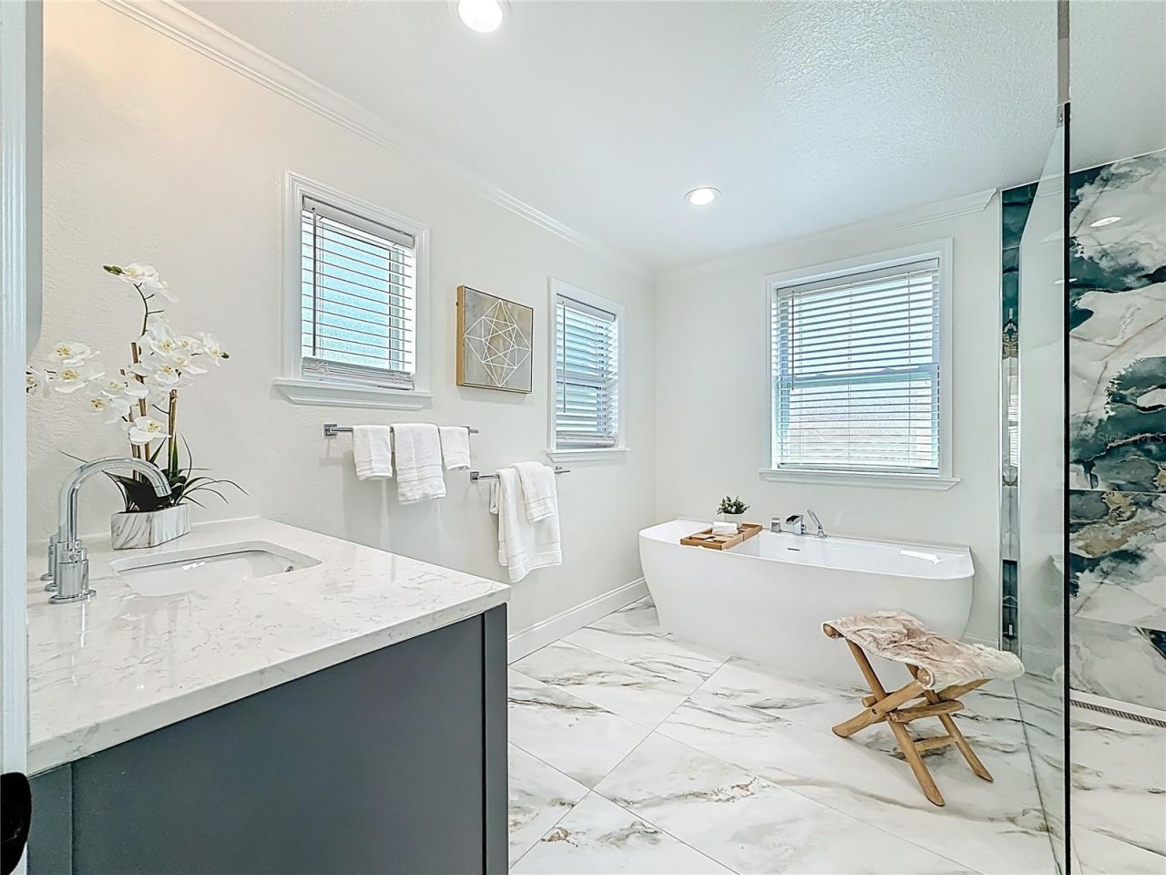 3021 Granville Court N, Saint Petersburg, FL 33704 Photo