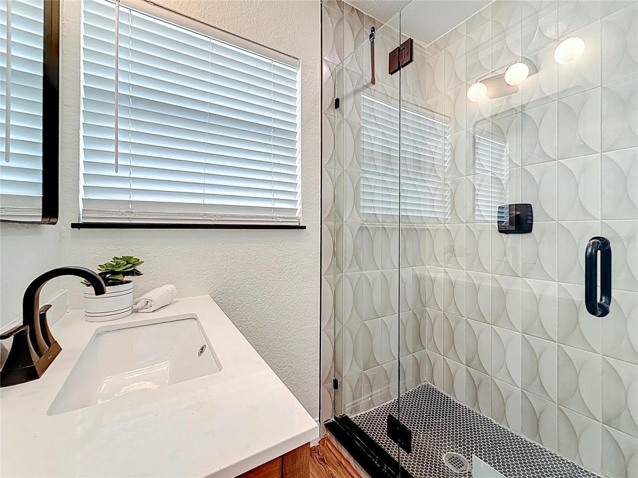 3021 Granville Court N, Saint Petersburg, FL 33704 Photo