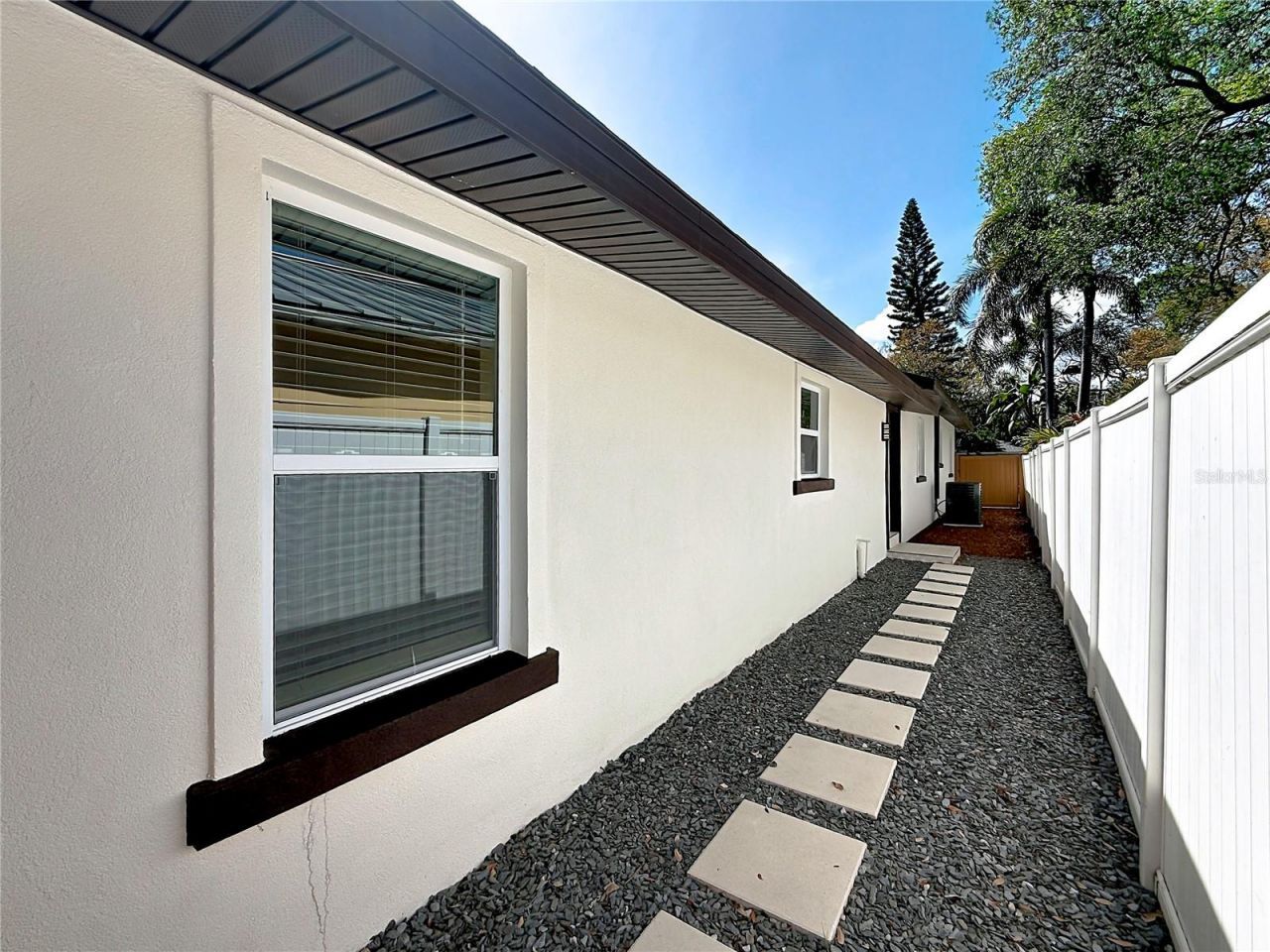 3021 Granville Court N, Saint Petersburg, FL 33704 Photo