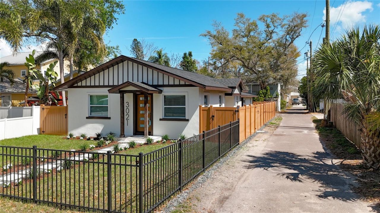 3021 Granville Court N, Saint Petersburg, FL 33704 Photo