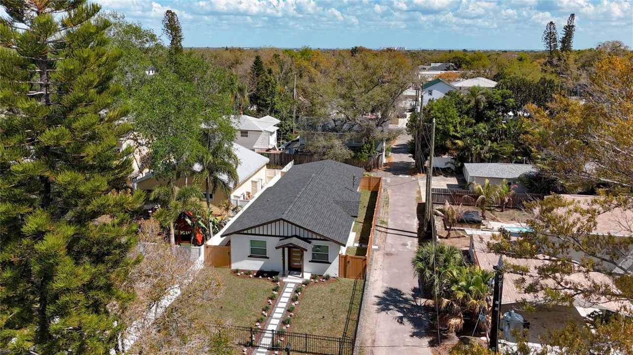 3021 Granville Court N, Saint Petersburg, FL 33704 Photo