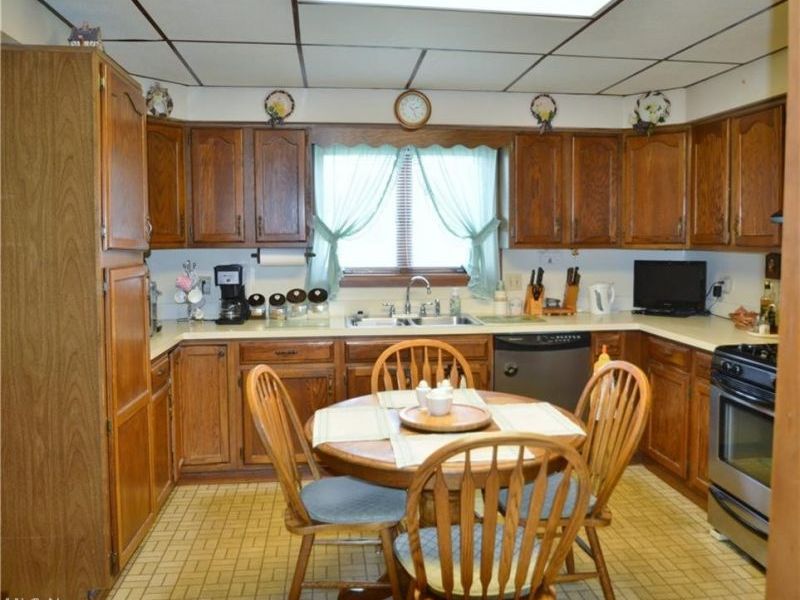 667 Hyatt Ave., Campbell, OH 44405 Photo 4