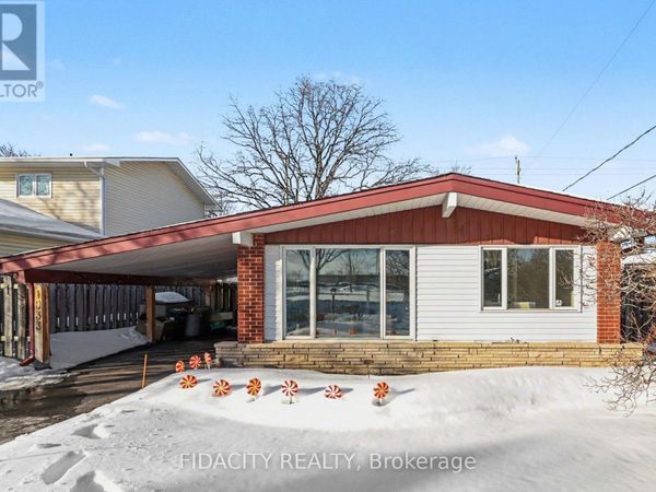 1933 Connecticut Avenue, Ottawa, ON K1H6Y3