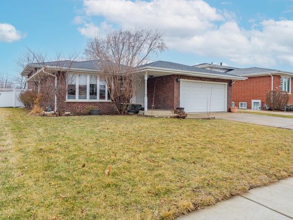 10908 S Kilbourn Avenue, Oak Lawn, IL 60453