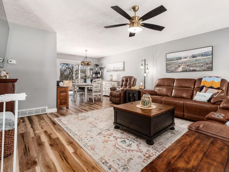 358 N Sarwil Drive, Canal Winchester, OH 43110 Photo 4