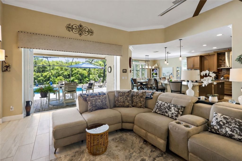 4813 Four Lakes Circle Sw, Vero Beach, FL 32968 Photo