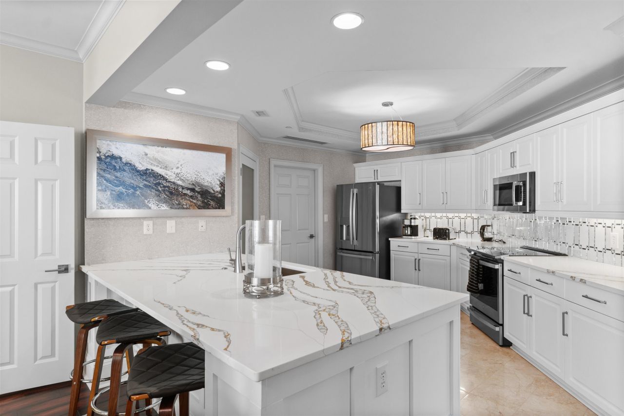 8500 Margate Circle Photo 13