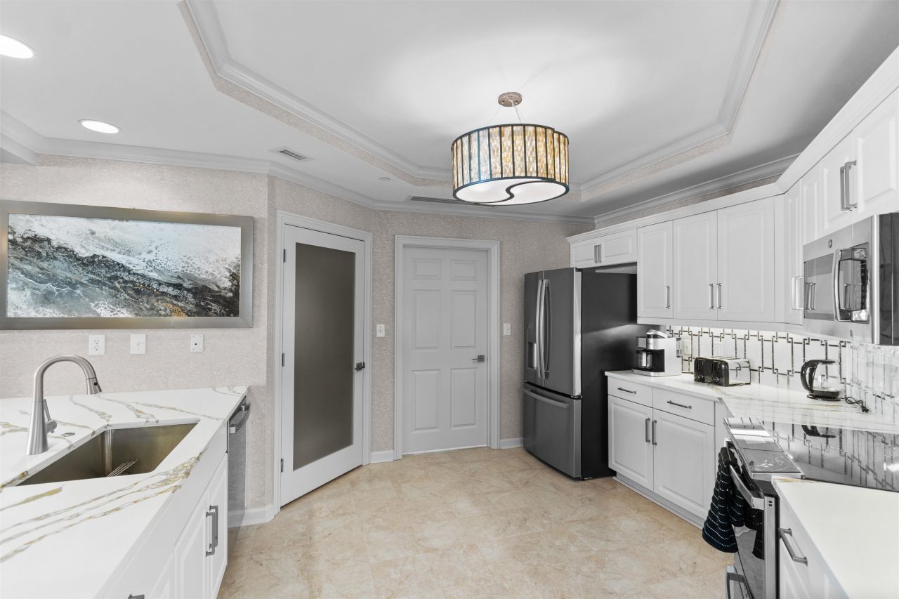 8500 Margate Circle Photo 15