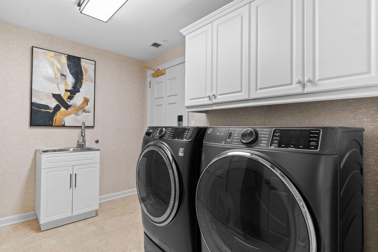 8500 Margate Circle Photo 36