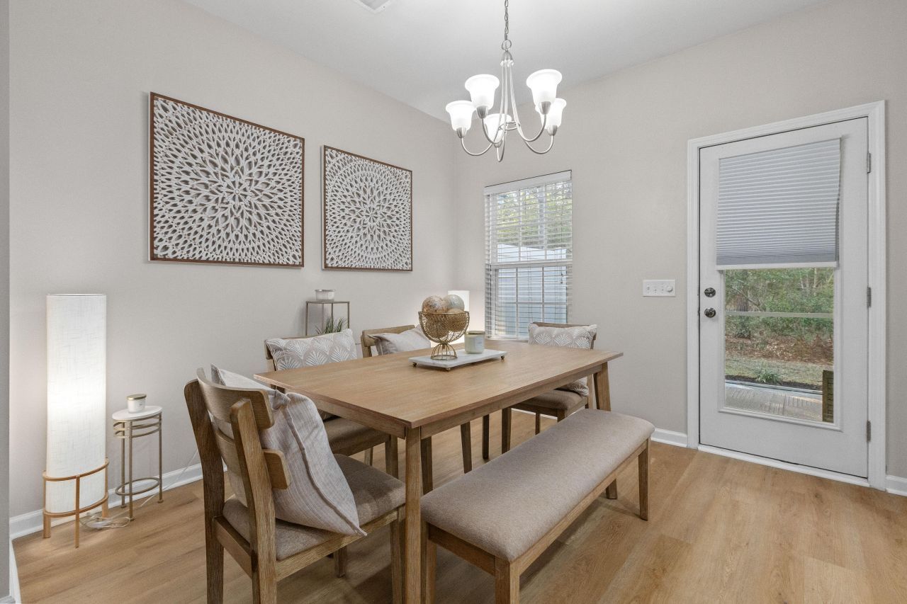 1086 Bennington Drive Photo 11