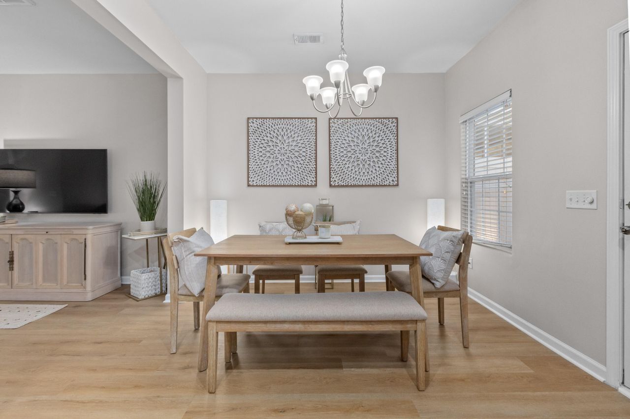 1086 Bennington Drive Photo 13