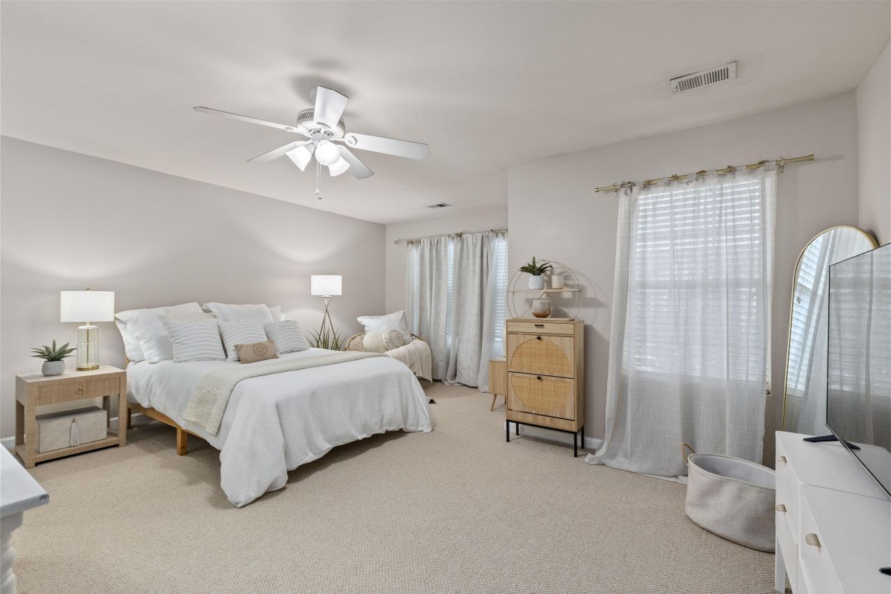 1086 Bennington Drive Photo 18