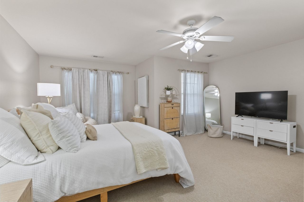 1086 Bennington Drive Photo 20