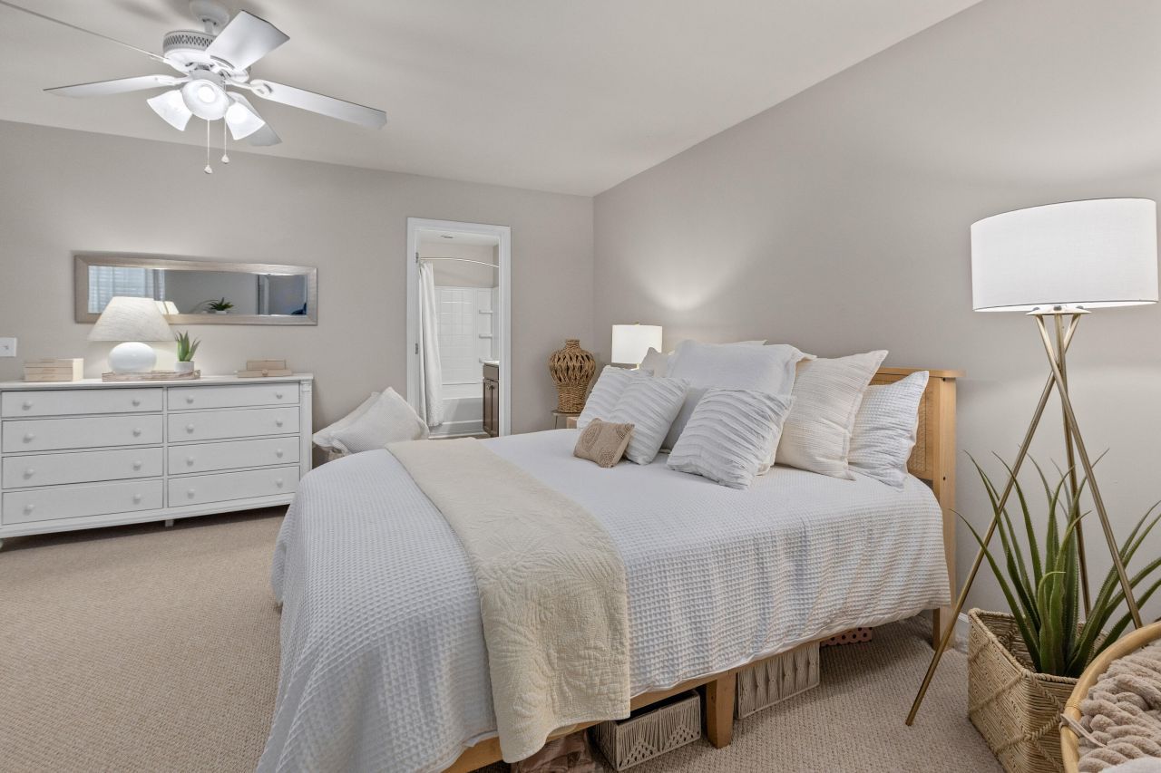 1086 Bennington Drive Photo 22