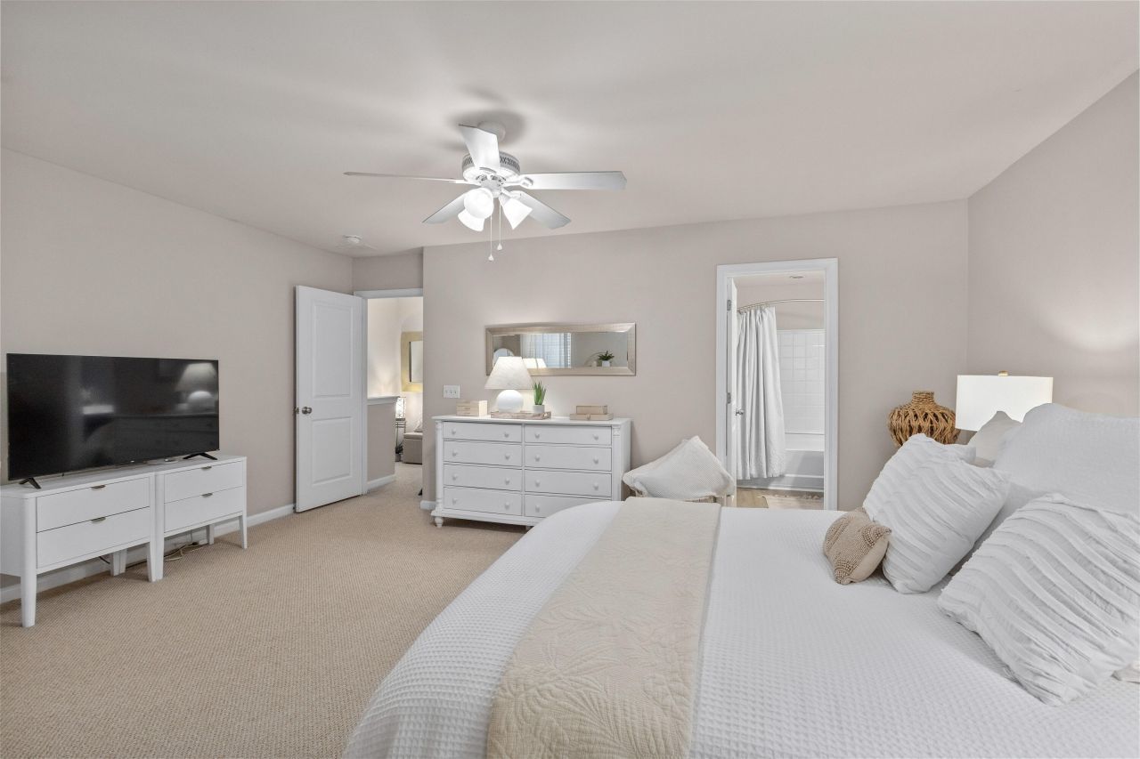 1086 Bennington Drive Photo 23