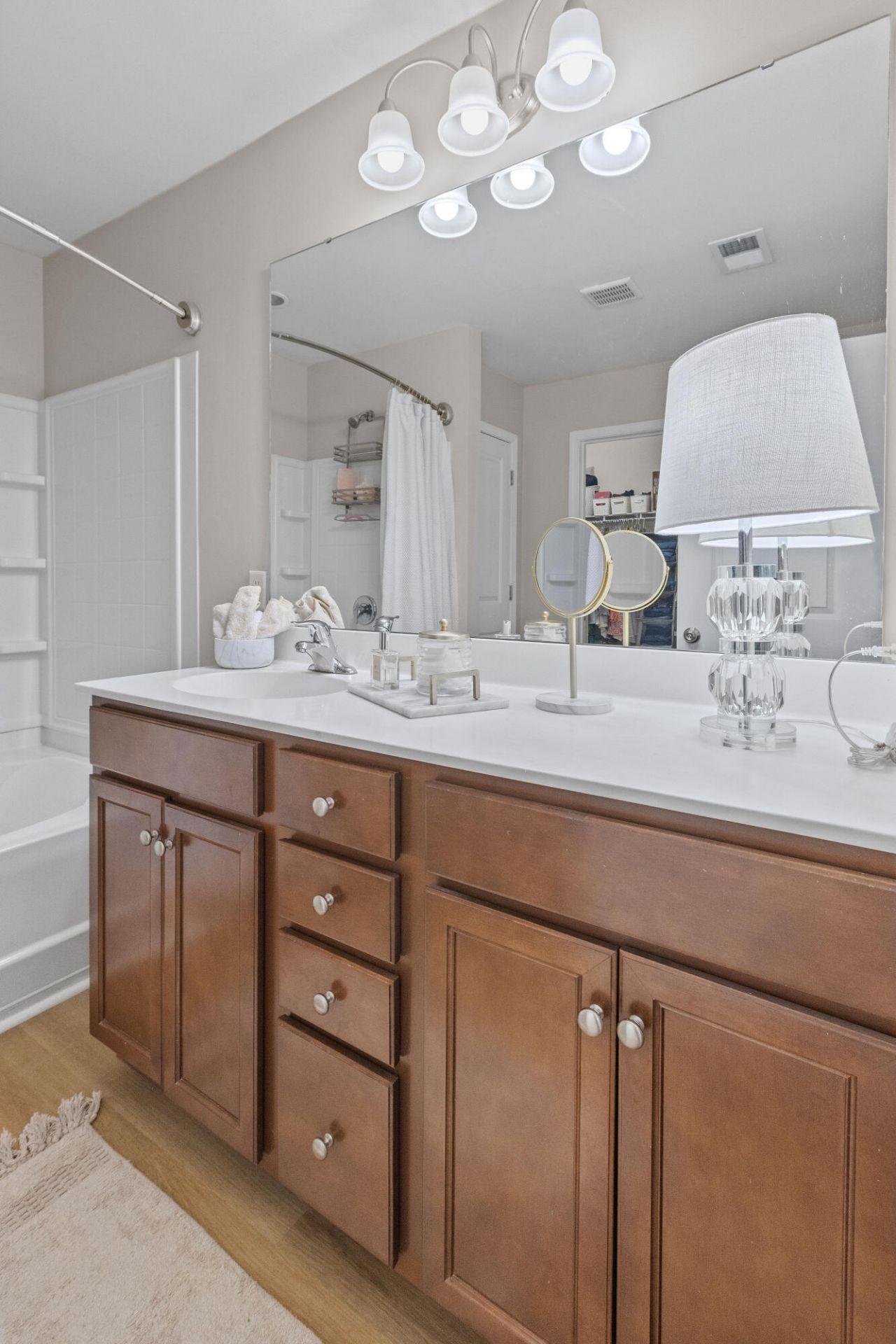 1086 Bennington Drive Photo 25