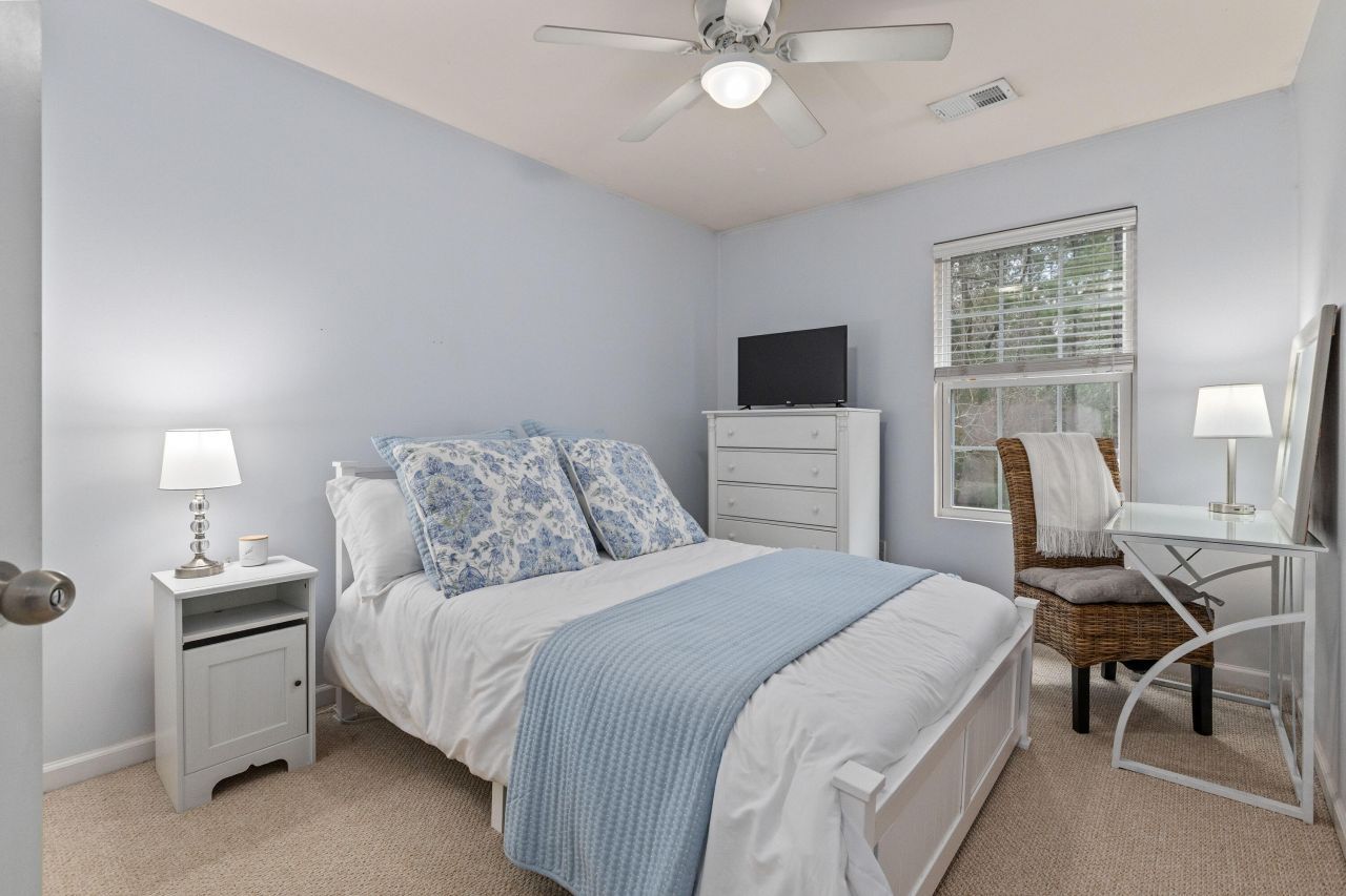 1086 Bennington Drive Photo 29