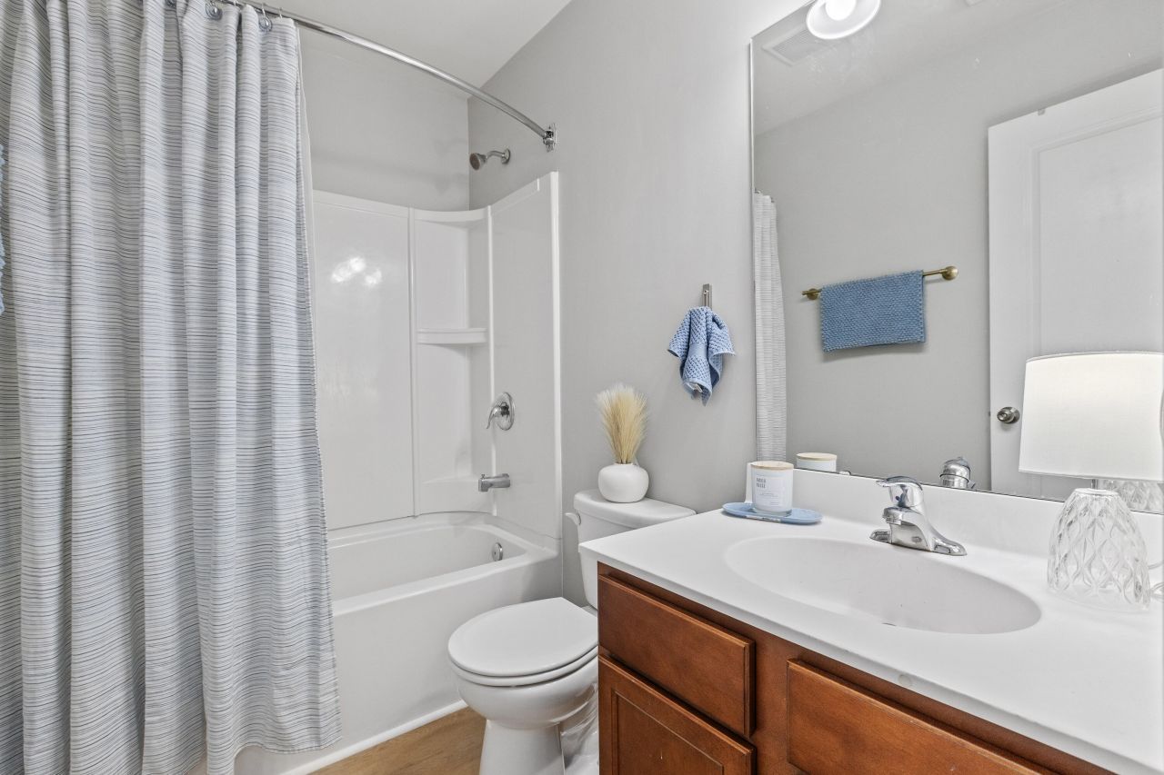 1086 Bennington Drive Photo 31