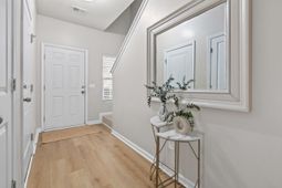 1086 Bennington Drive photo 4