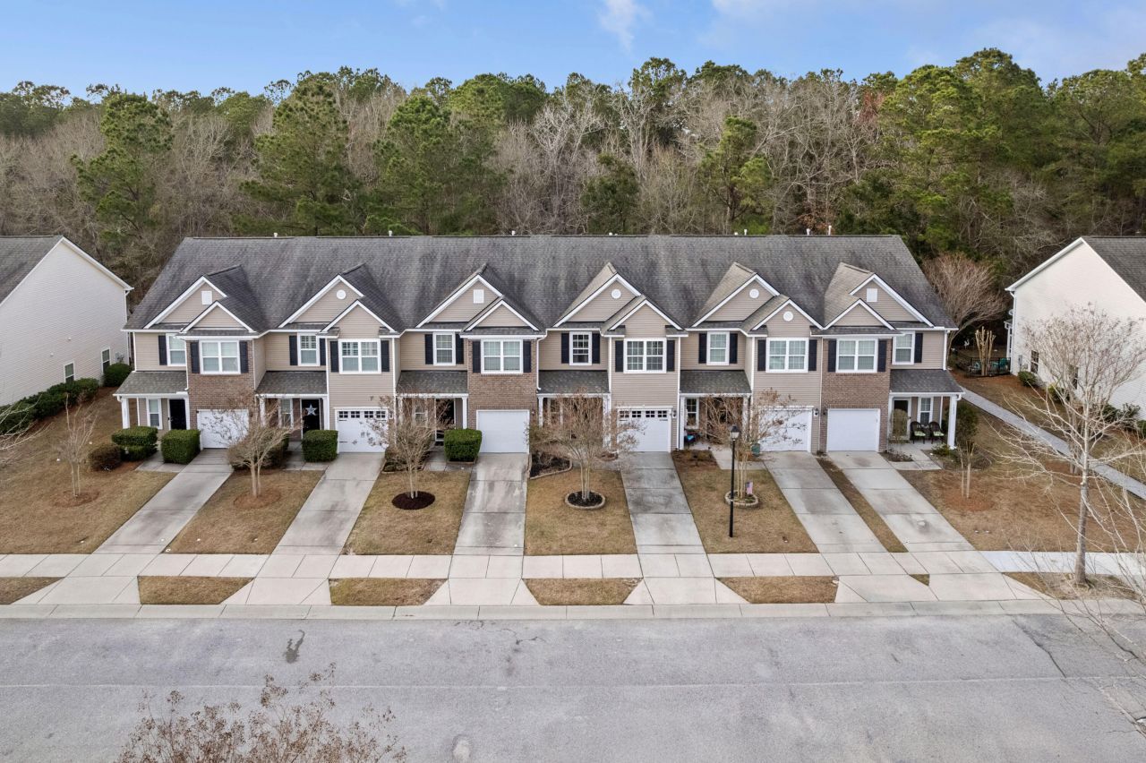 1086 Bennington Drive Photo 45