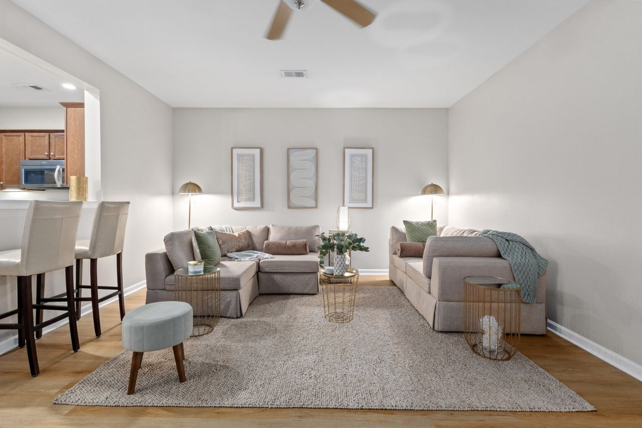 1086 Bennington Drive Photo 5