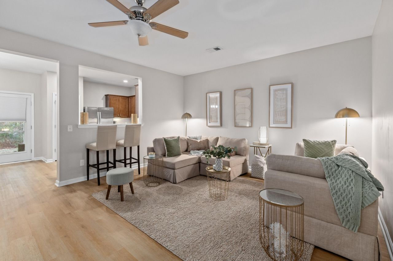 1086 Bennington Drive Photo 8