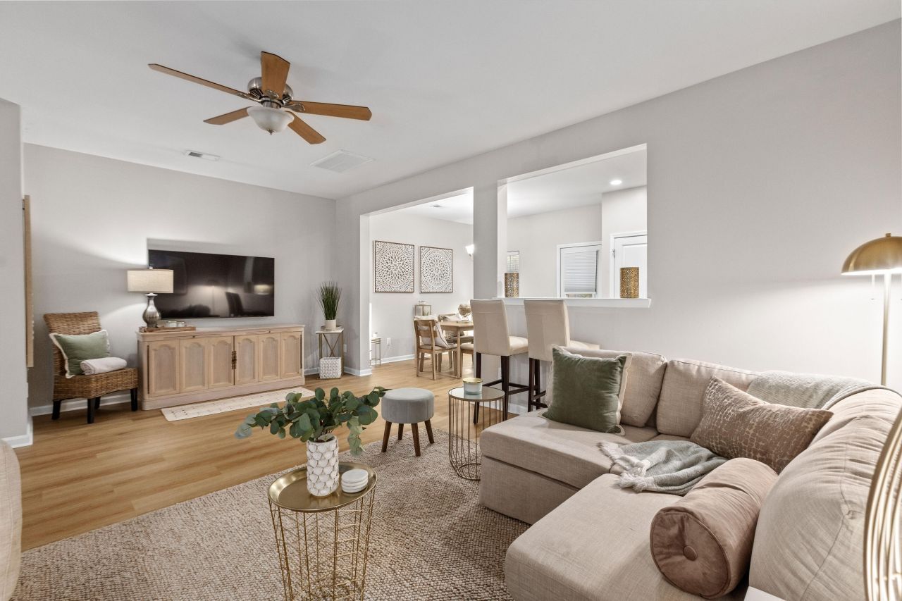 1086 Bennington Drive Photo 9