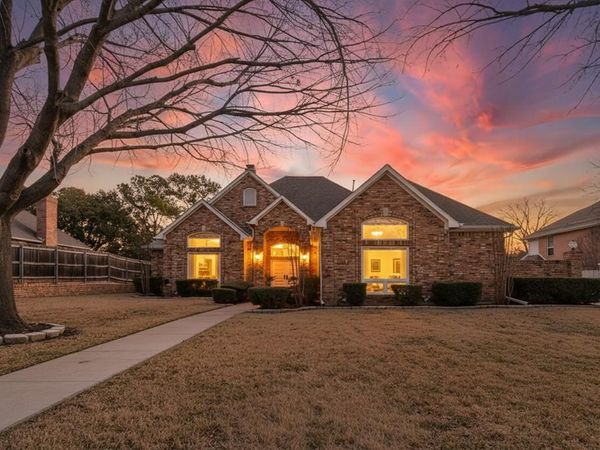 5211 Vicksburg Drive, Arlington, TX 76017