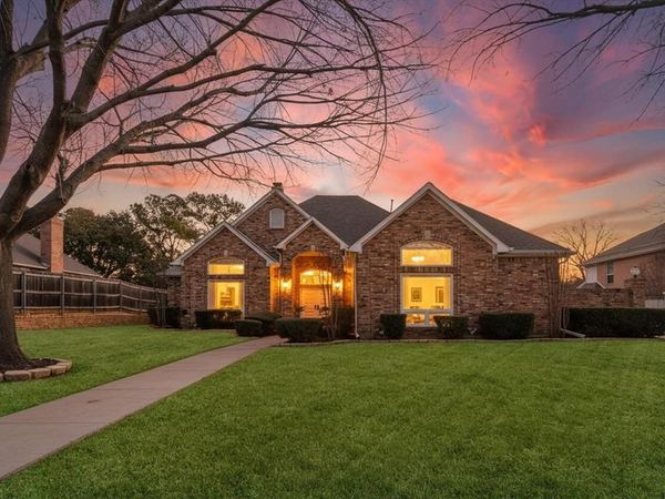 5211 Vicksburg Drive, Arlington, TX 76017