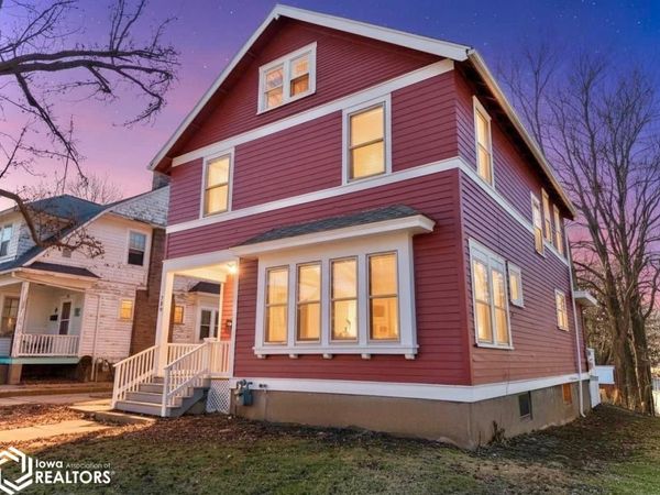 705 S Central Avenue, Burlington, IA 52601