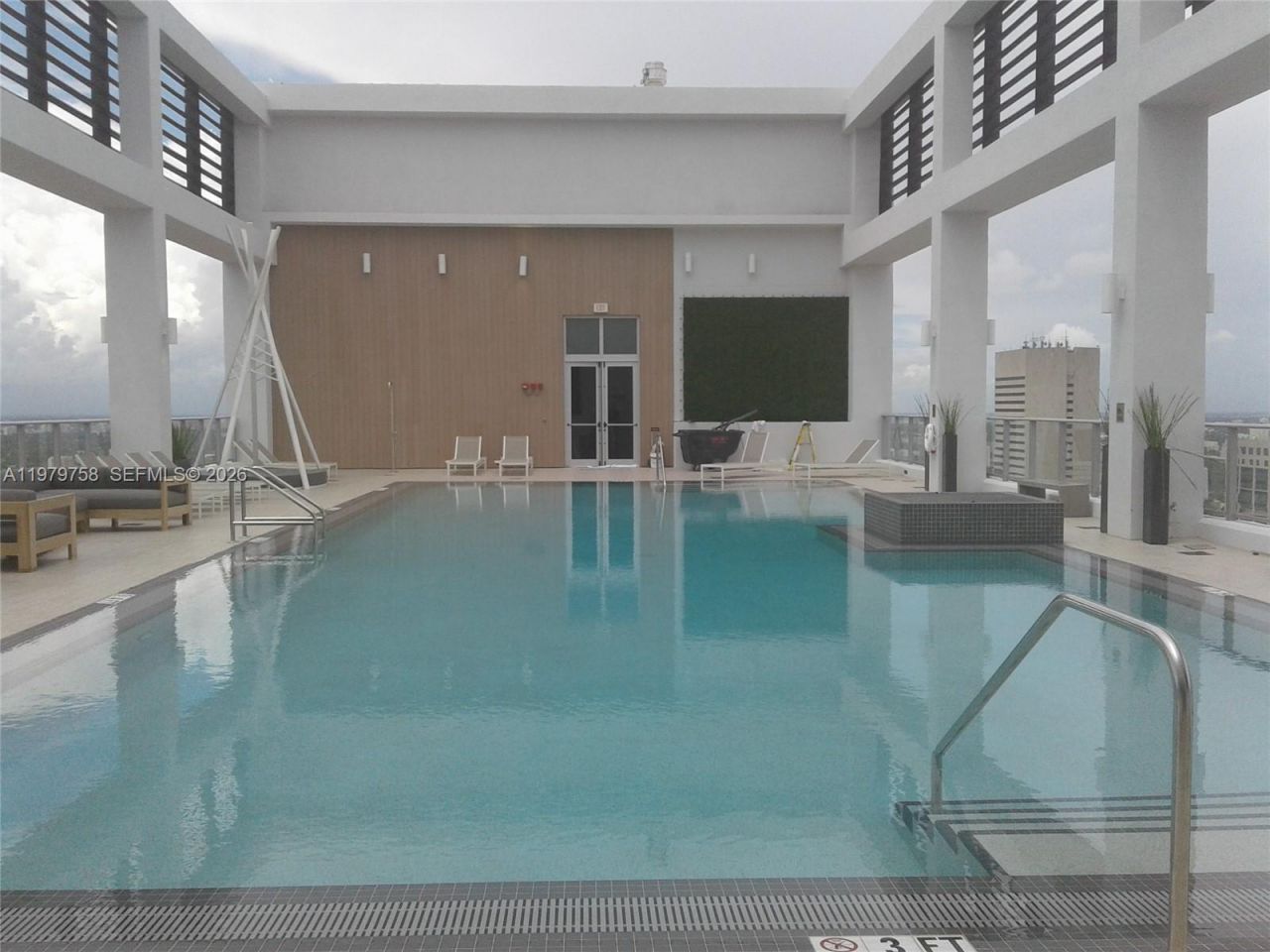 151 SE 1st St , Unit 906, Miami, FL 33131 Photo