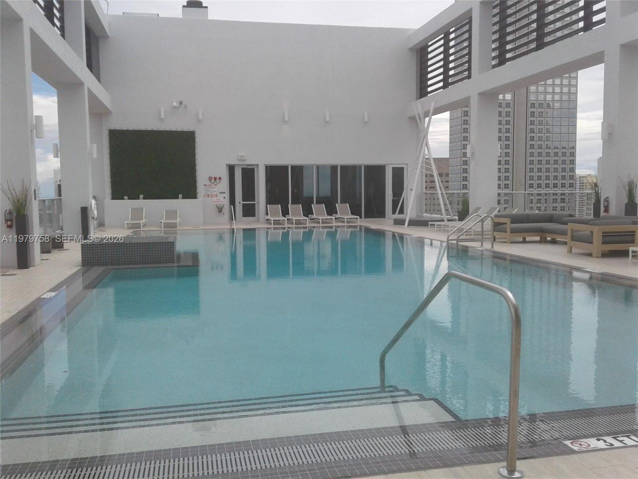 151 SE 1st St , Unit 906, Miami, FL 33131 Photo