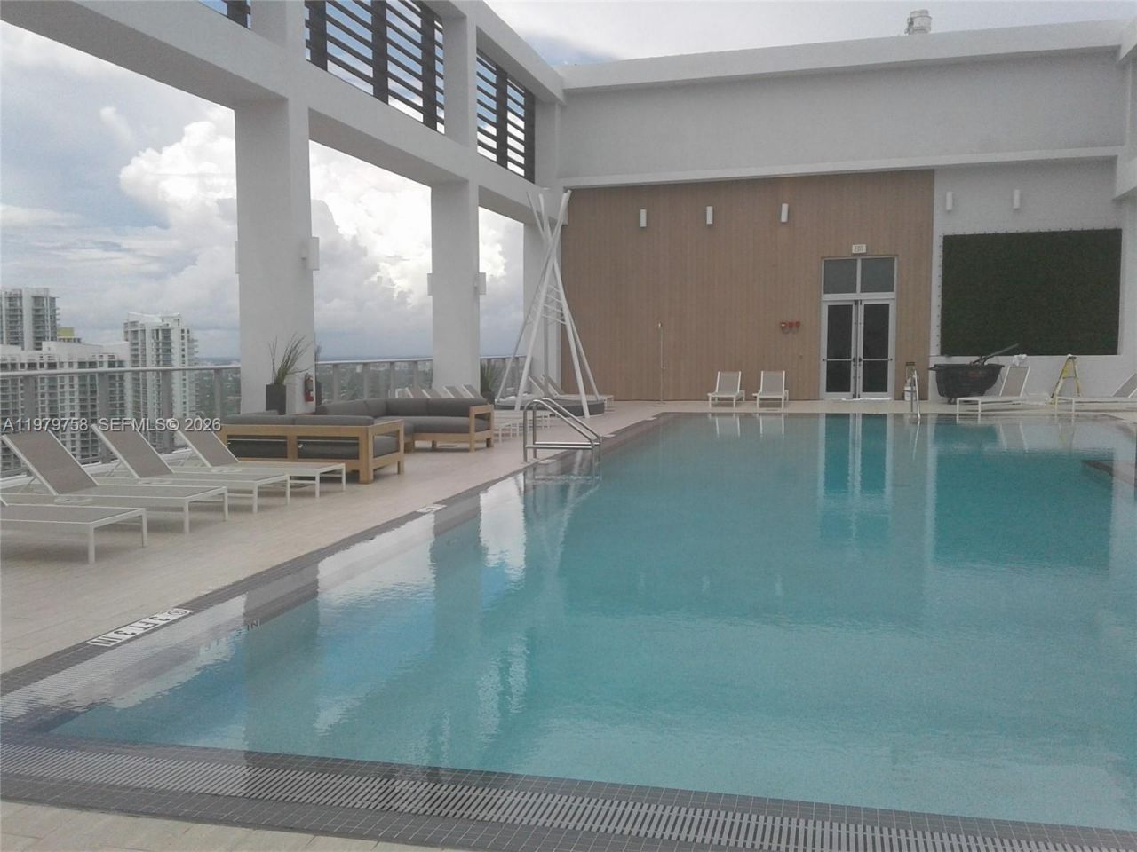 151 SE 1st St , Unit 906, Miami, FL 33131 Photo