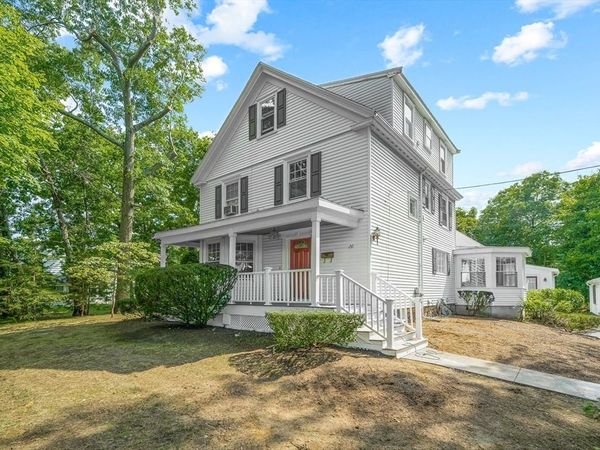 20 Donizetti St, Wellesley, MA 02482